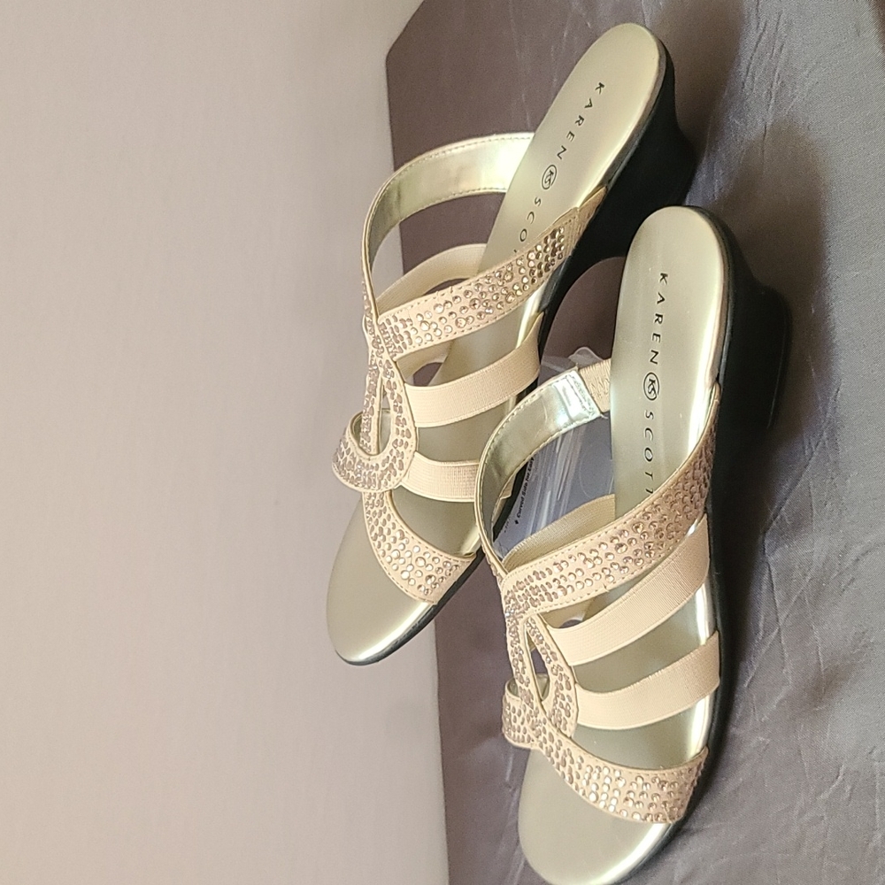Karen Scott Gold Tone 1.5 inch sandals